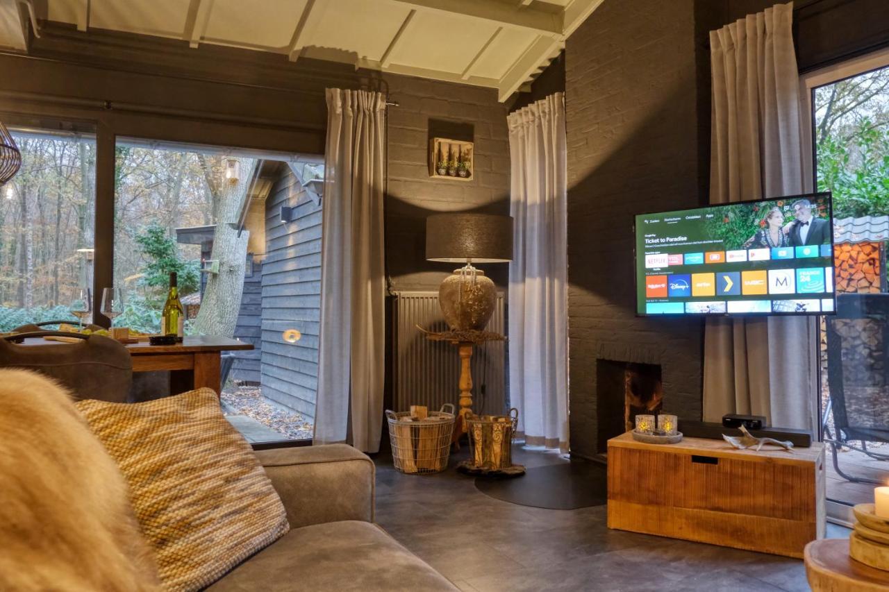 Lodge In Een Bosrijke Omgeving Met Hottub & Sauna Opt Rheezerveen Екстериор снимка