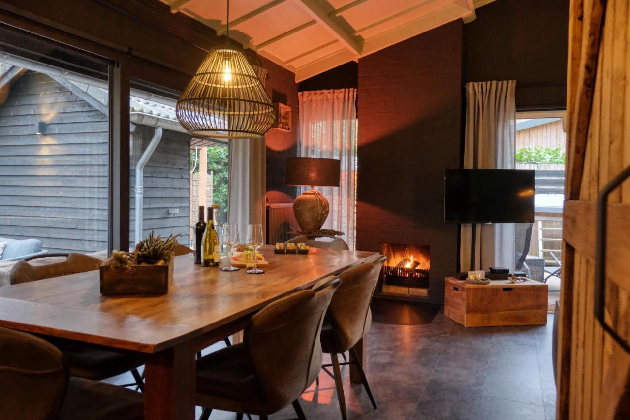 Lodge In Een Bosrijke Omgeving Met Hottub & Sauna Opt Rheezerveen Екстериор снимка