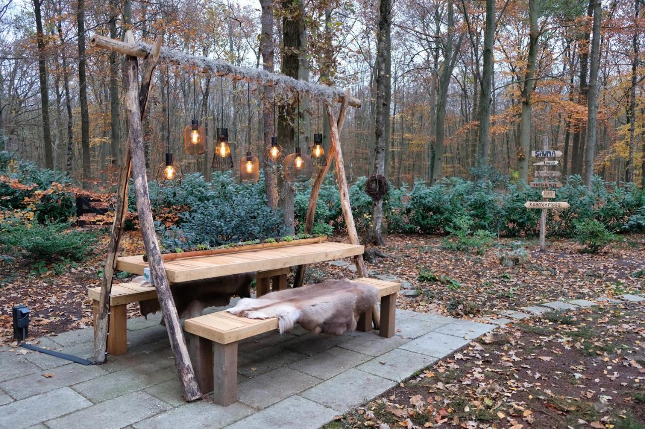 Lodge In Een Bosrijke Omgeving Met Hottub & Sauna Opt Rheezerveen Екстериор снимка