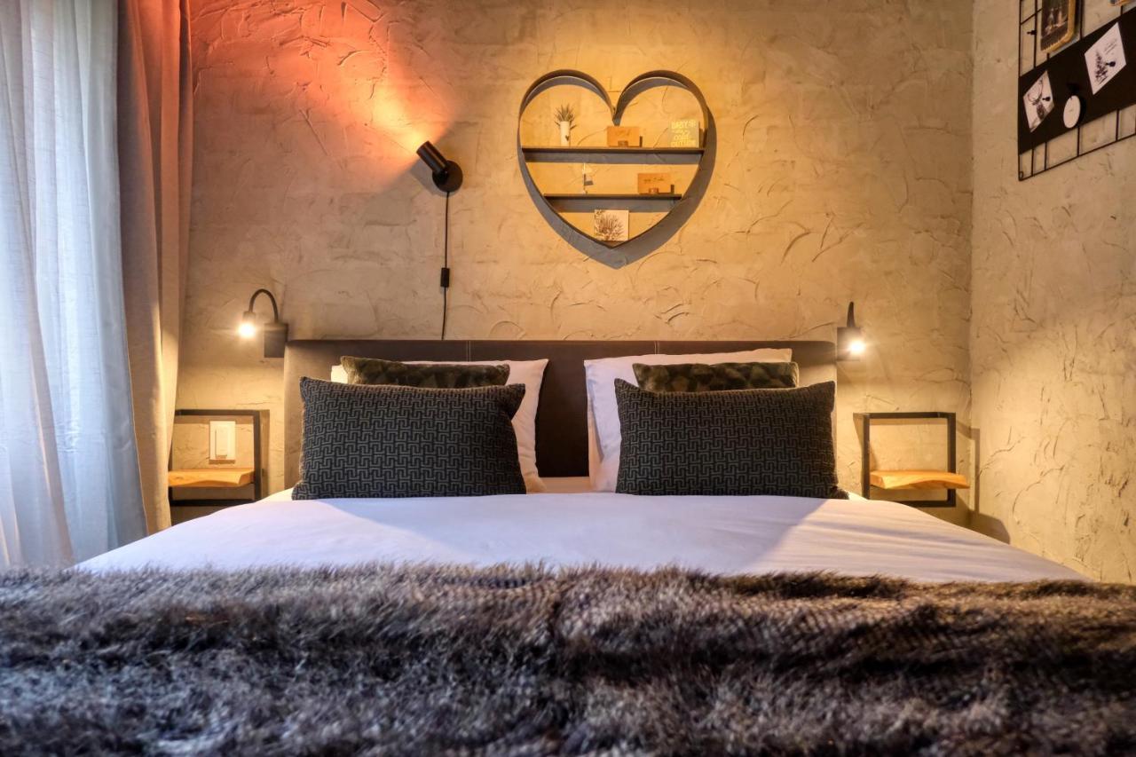 Lodge In Een Bosrijke Omgeving Met Hottub & Sauna Opt Rheezerveen Екстериор снимка
