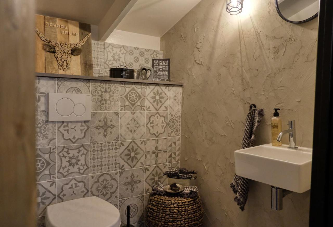 Lodge In Een Bosrijke Omgeving Met Hottub & Sauna Opt Rheezerveen Екстериор снимка